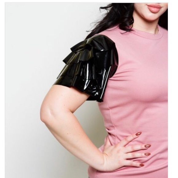 Women’s Plus Size Vinyl Ruffle Sleeve T-shirt - Picture 4 of 4